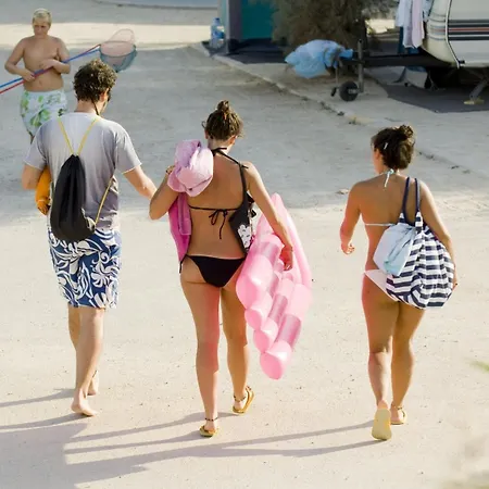 مكان تخييم Eurocamping أوليفا